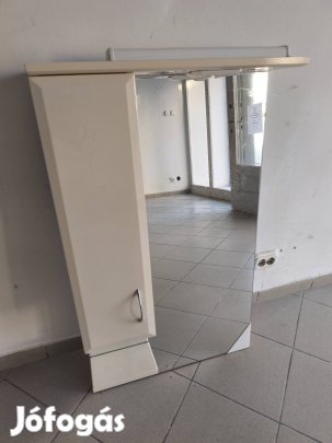 Fürdőszoba felső szekrény