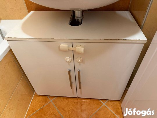 Fürdőszoba szekrény