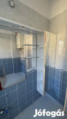 Fürdőszoba szekrény szett tükörrel