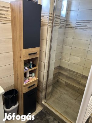 Fürdőszobai állószekrény