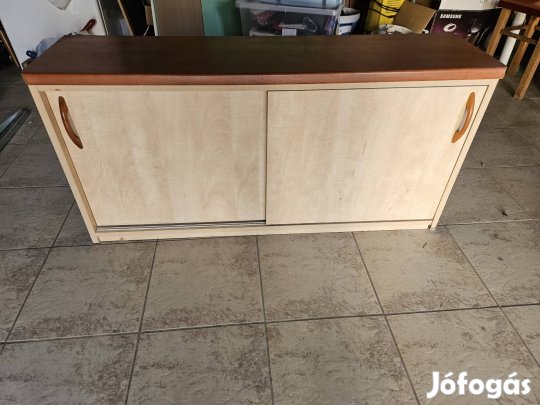 Fürdőszobai szekrény