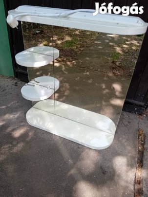 Fürdőszobai tükrös polc