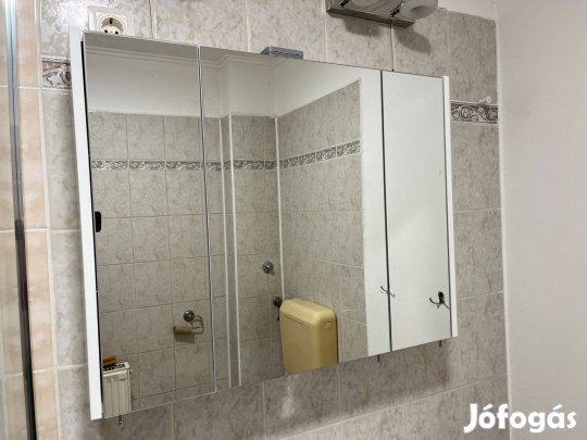 Fürdőszobaszekrény (OBI) - lámpákkal