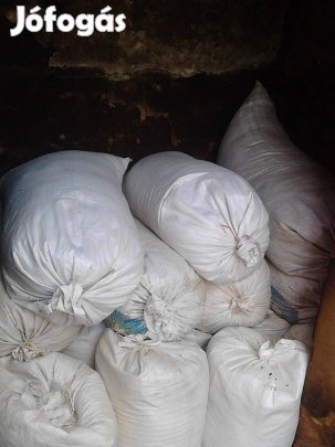 Fűrészpor (Akác fa) húsfüstölésre eladó 3000 Ft_ zsák összesen 10 zsák