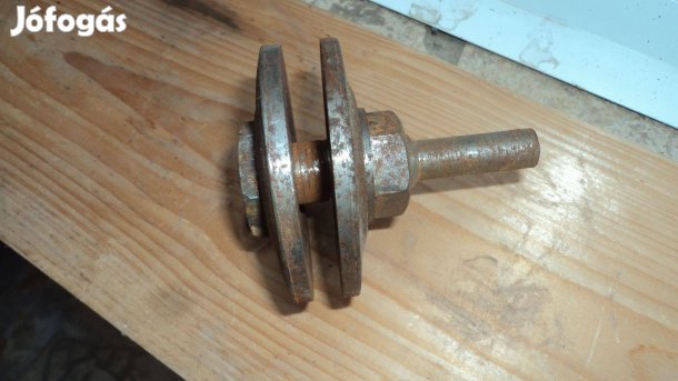 Fúró, vagy eszterga tokmányba használható adapter