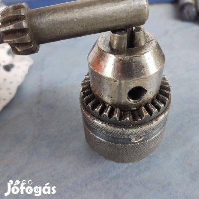 Fúró tokmány kulccsal