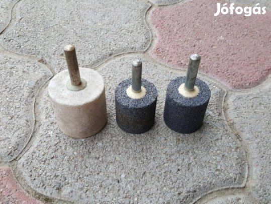Fúrógépbe fogható köszörű korong szerszám szürke