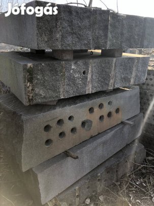 Fúrt márványlapok