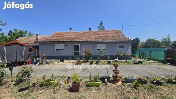 Furtai eladó 70 nm-es ház