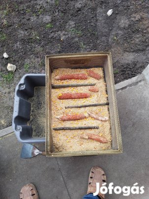 Füstölő, füstgenerátor.