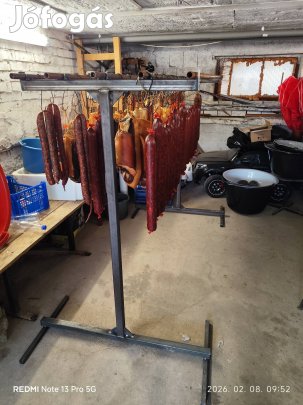 Füstölt áru tartóállvány