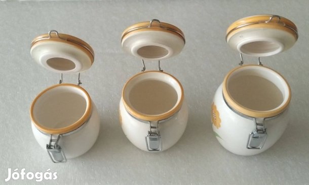 Fűszertartó, kerámia, virágmintás, csatos