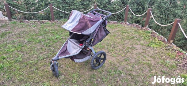 Futó babakocsi BOB Revolution. Masszív terep és futóbabakocsi