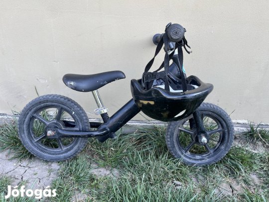 Futóbicikli sisakkal