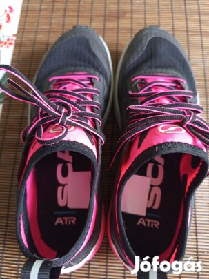 Futócipő újszerű állapotban