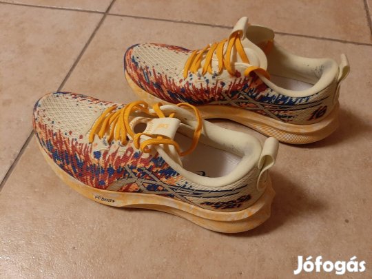 Futók, figyelem! Asics Noosa Tri 16 ffi futócipő