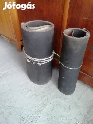 Futópad szőnyeg eladó. mérete 54x324 cm. ( 5500 ft.) 