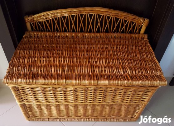 Fűz fonott fedeles láda 
