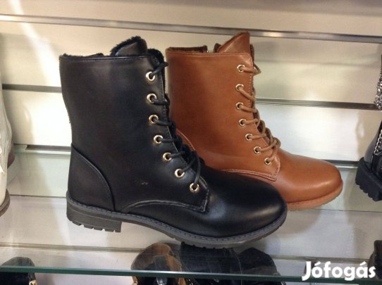 Fűzős női bakancs