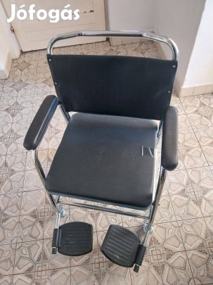 GM 4021/G gördíthető szobai WC