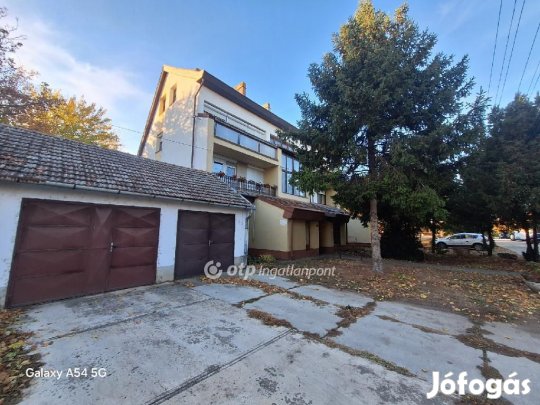 Gádorosi eladó 80 nm-es lakás