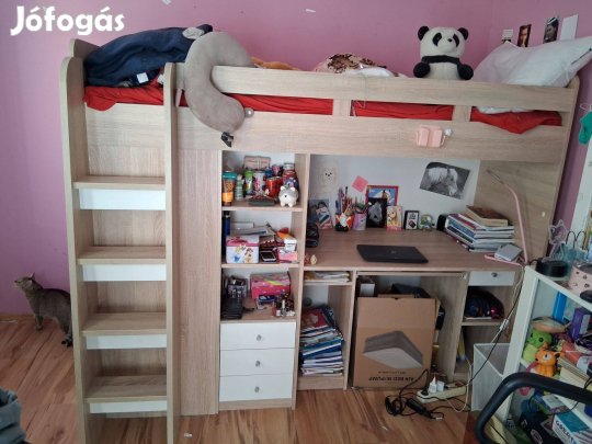 Galéria ágy íróasztallal