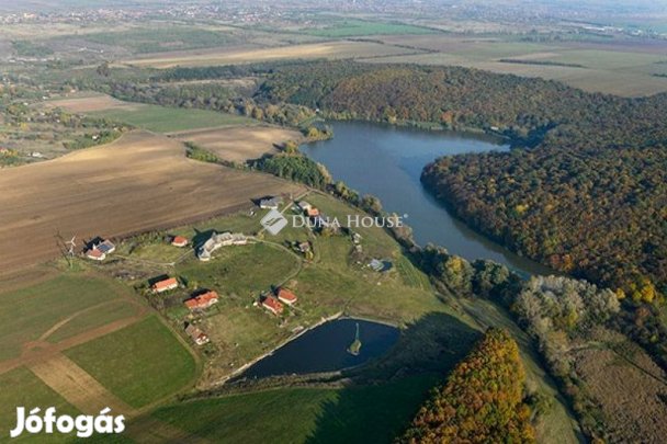 Galgahévízi eladó 1085 nm-es telek