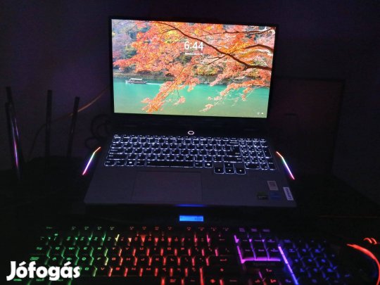Gamer Laptop Lenovo LOQ +gamer egér ,billenytű ,egérpad,2 db hűtő,lan
