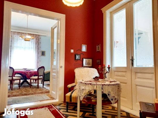 Garán 6 szobás, nagypolgári stílusban felújított családi ház eladó!