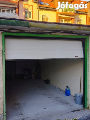 Garázs az Esze Tamás utcában Székesfehérváron
