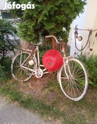 Garázsban tárolt dolgaim eladók Miskolcon. 