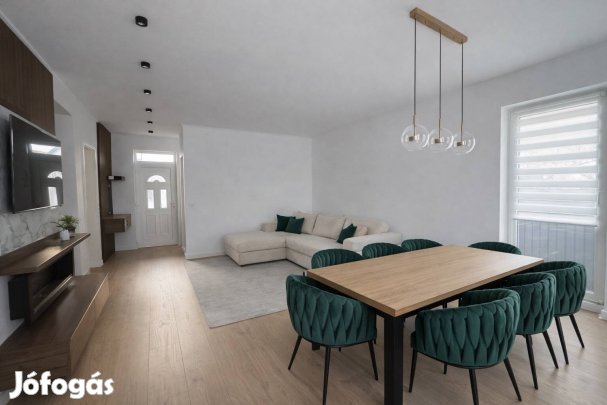 Garázsnál összeérő Új építésű ikerházfél eladó