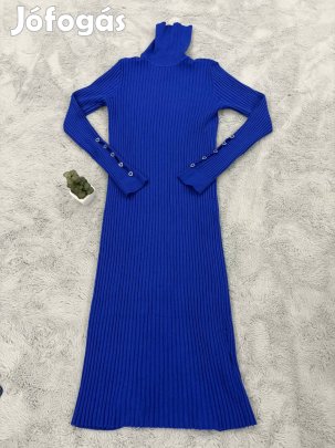 Garbós hosszú egyberuha hatsó kivágással