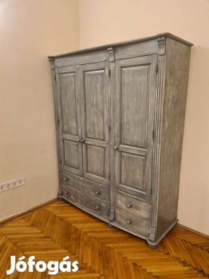 Gardóbszekrény