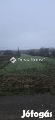 Gárdonyi 1050 nm-es telek eladó
