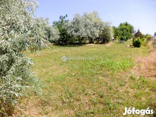 Gárdonyi eladó 2896 nm-es telek
