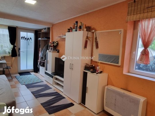 Gárdonyi eladó 48 nm-es lakás