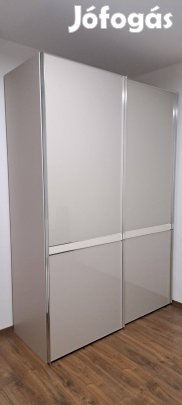 Gardrób szekrény, komód és éjjeli szekrény kifogástalan állapotban
