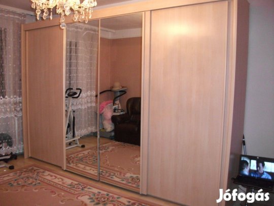 Gardrob tükrös szekrény Miskolc Avas