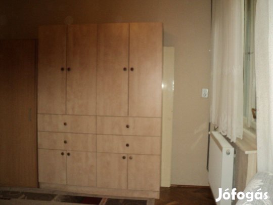 Gardróbszekrény 190x140 cm