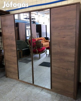 Gardróbszekrény Vedde tükörrel sötét tölgyszínű