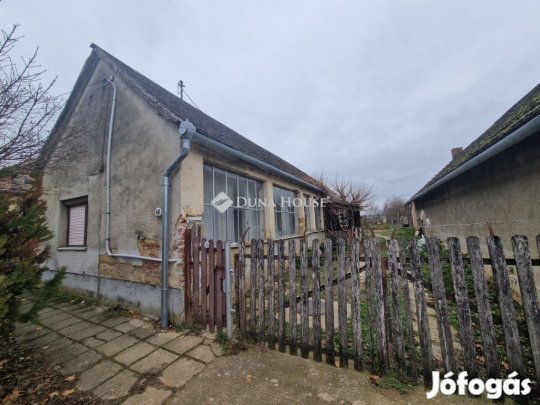 Garéi eladó 76 nm-es ház