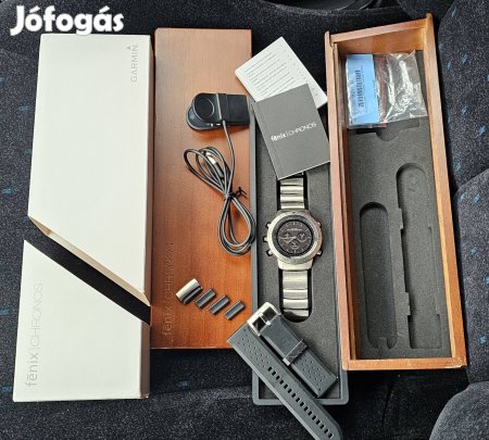 Garmin Fenix Chronos titán csattal díszdobozban, full szett