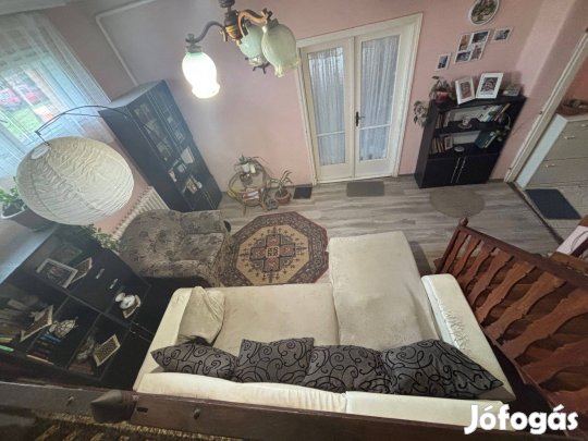 Gávavencsellő központi részén családi ház eladó!