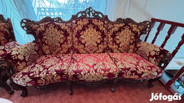 Gazdagon faragott nappali bútor szett