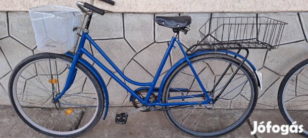 Gazdát cserélne 2db 28-as női kerékpár,jó állapotban felújítva.