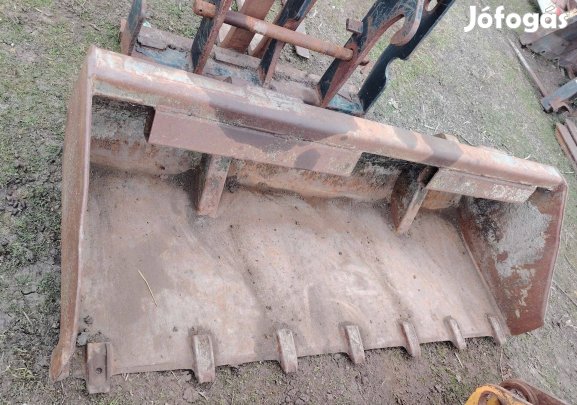 Gehl csúszókormányzású gépre adaptálható körmös tolókanál