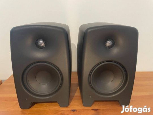 Genelec M030 monitor párban