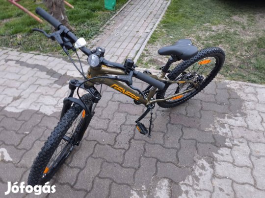 Genesis 24 tarcsafekes bicikli eladó 