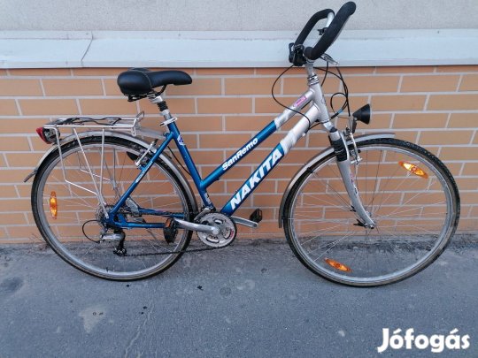 Genesis 28-as trekking kerékpár